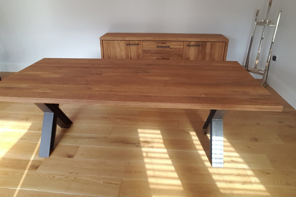 Forest Oak Table with HX leg in industrial steel - Square edge with smooth oiled finish